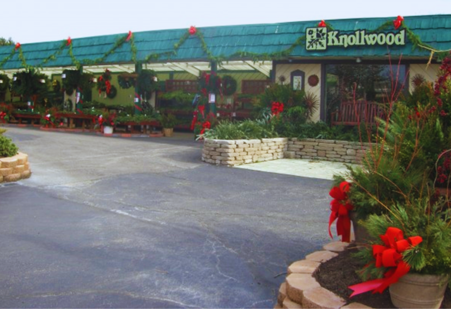 Knollwood garden center decorated for christmas